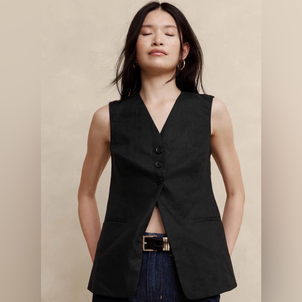 Banana Republic vest medium NWT black